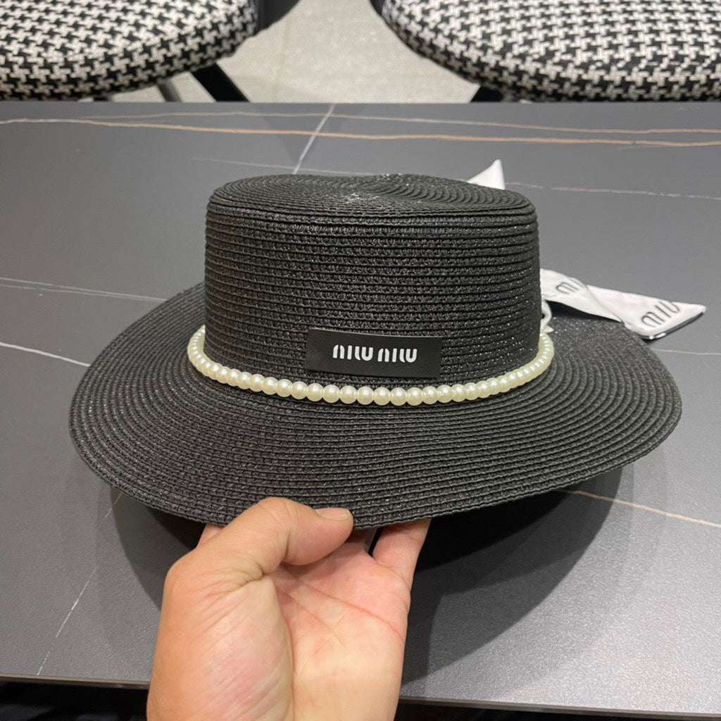 MM SMALL-BRIM STRAW HAT IN BLACK AND PEARL EMBELLISHED