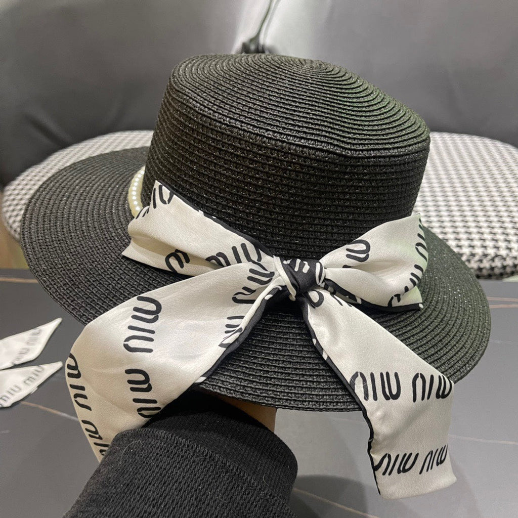 MM SMALL-BRIM STRAW HAT IN BLACK AND PEARL EMBELLISHED