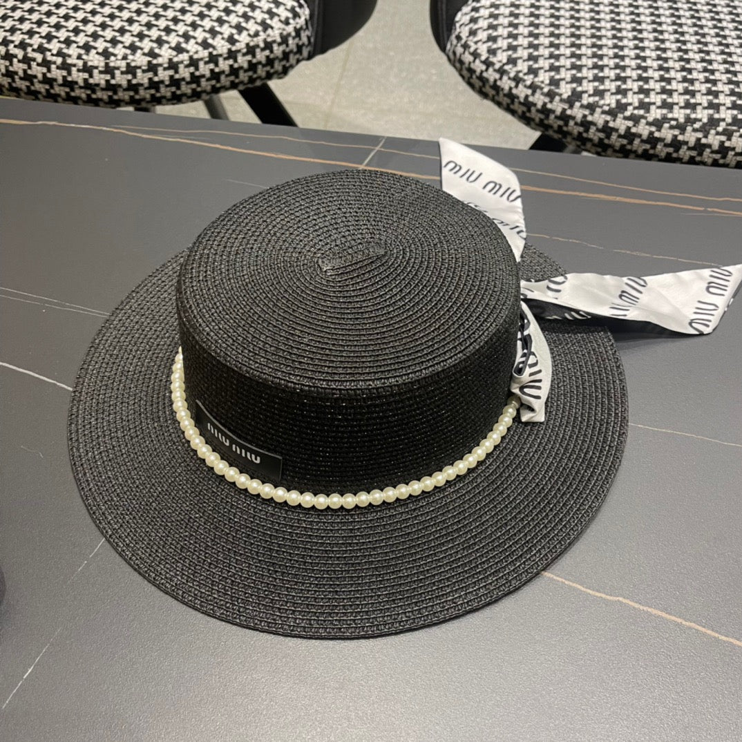 MM SMALL-BRIM STRAW HAT IN BLACK AND PEARL EMBELLISHED