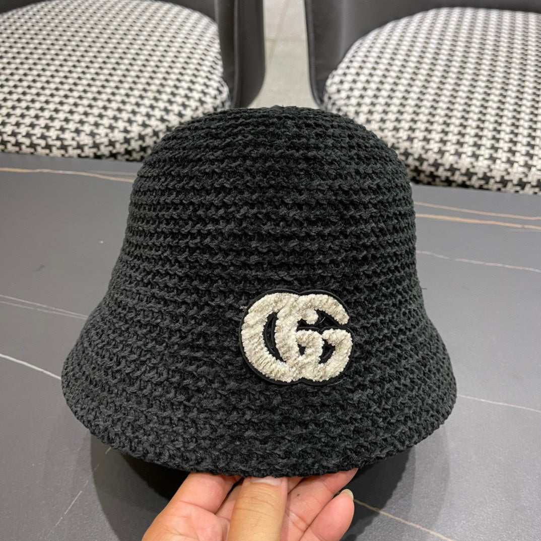 BUCKET HAT IN BLACK WOOL 389114