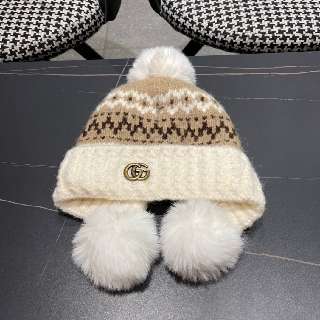 BEANIE HAT IN COLORFUL WOOL 394007