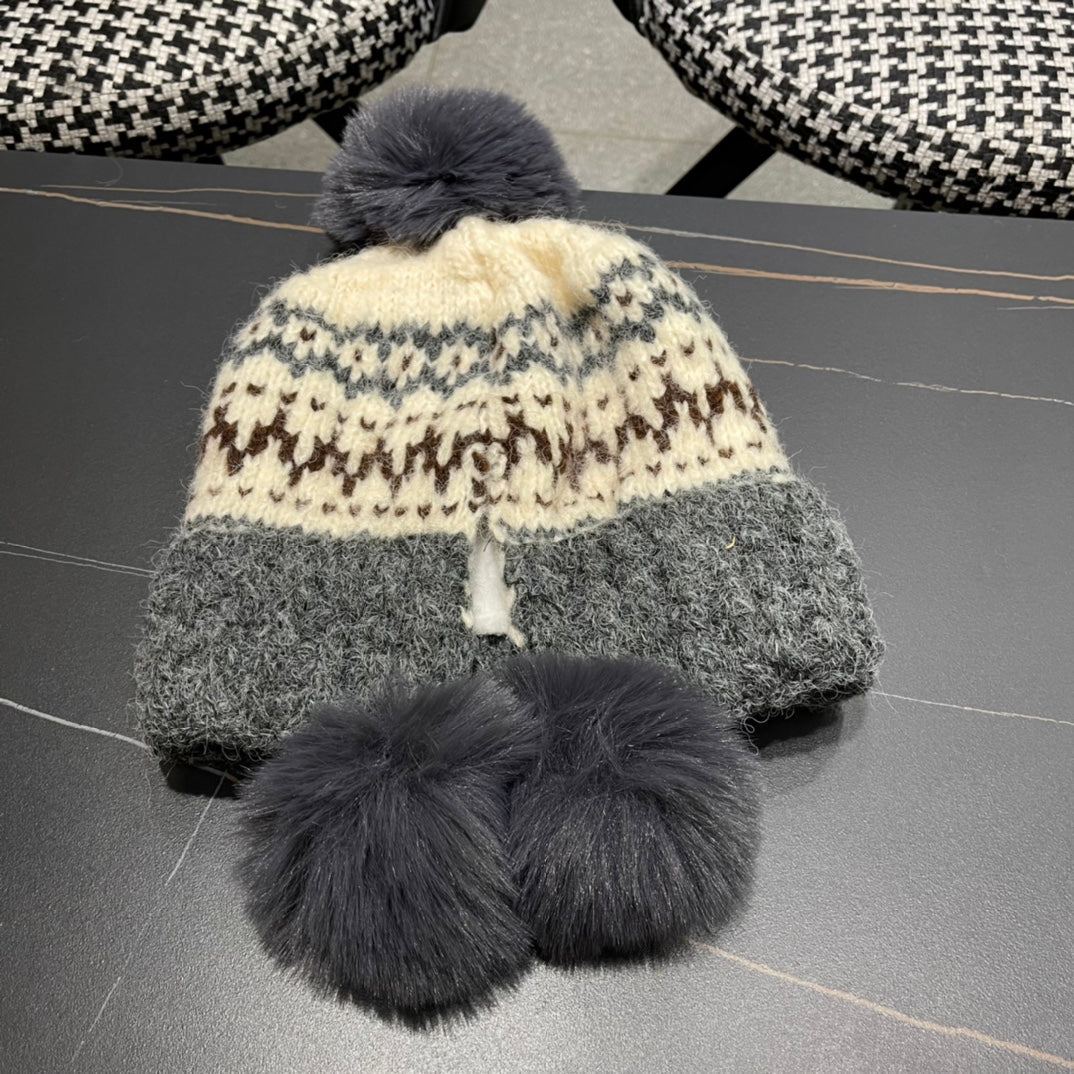 BEANIE HAT IN COLORFUL WOOL 394008