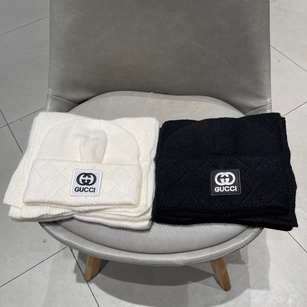 SET SCARF AND HAT IN WHITE CASHMERE AND RABBIT FUR 397373