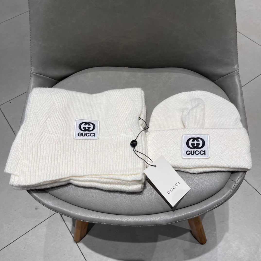 SET SCARF AND HAT IN WHITE CASHMERE AND RABBIT FUR 397373