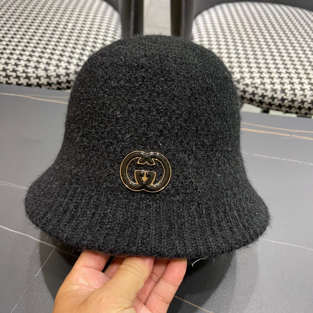 BUCKET HAT IN BLACK WOOL PLUSH 399230