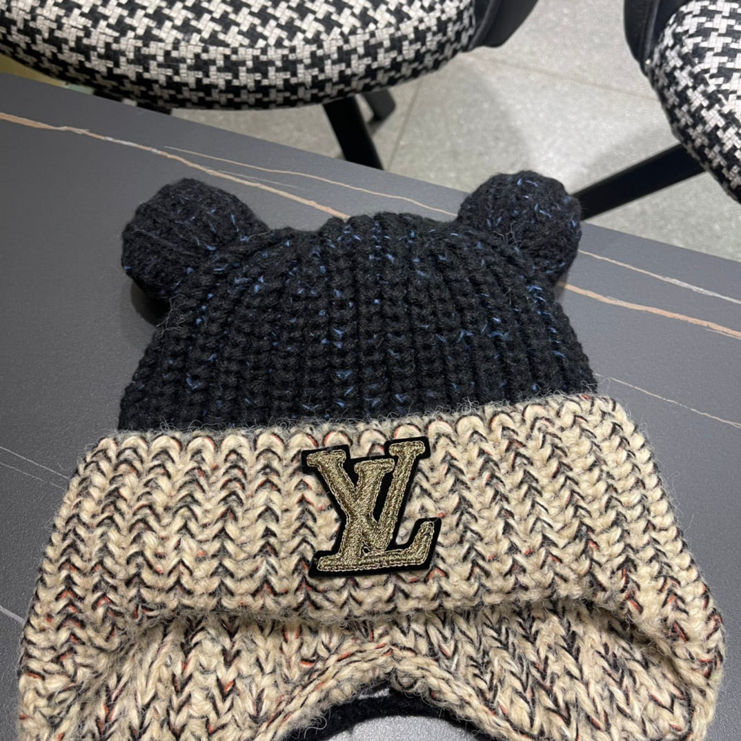 KNITTED BEANIE HAT WITH CUTE EARS IN BLACK MIX BEIGE WOOL 403483