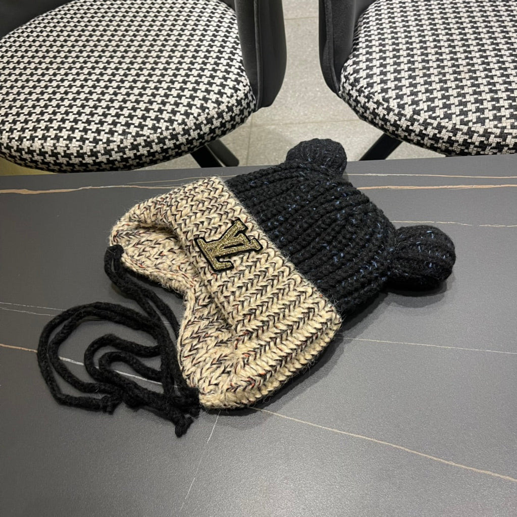KNITTED BEANIE HAT WITH CUTE EARS IN BLACK MIX BEIGE WOOL 403483