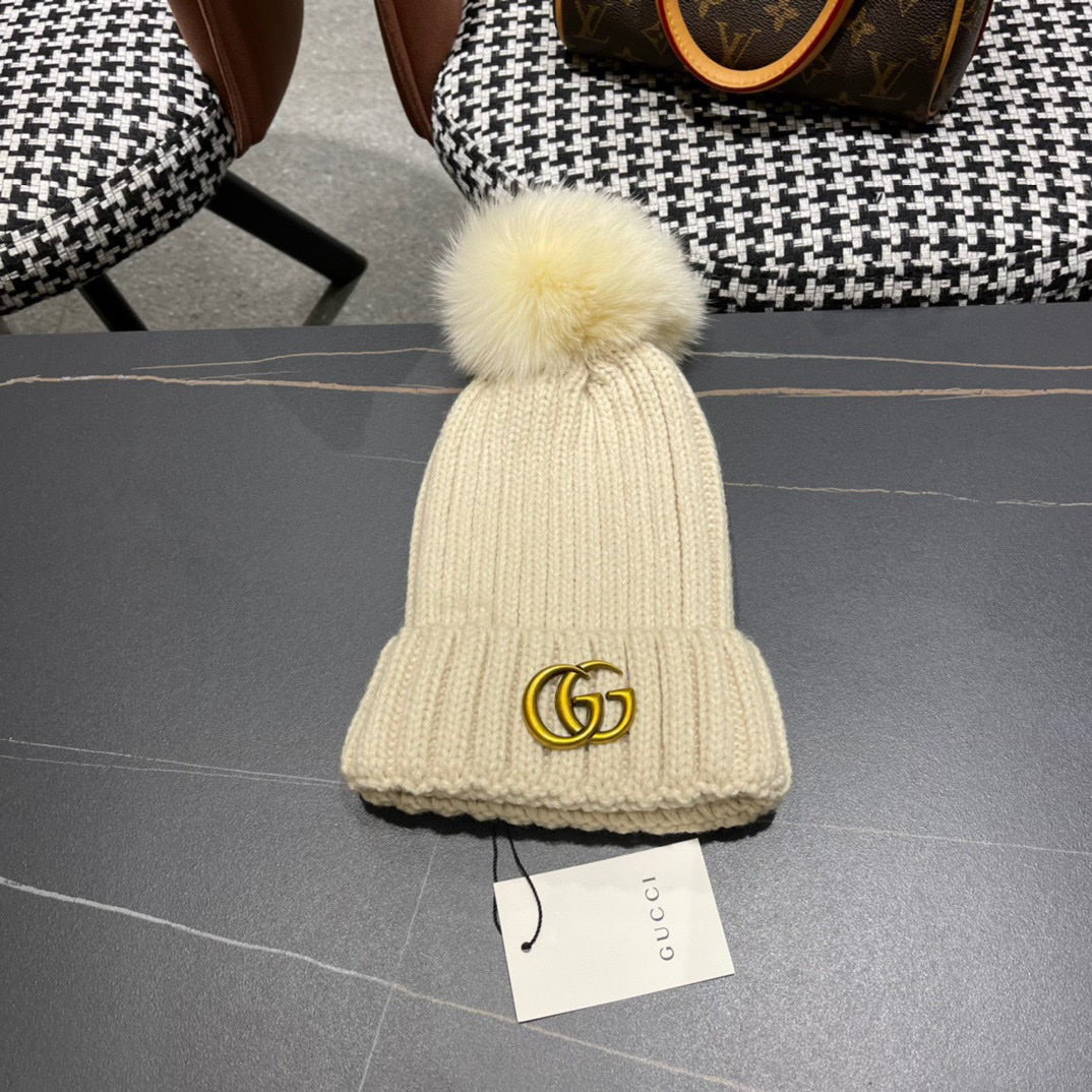 BEANIE HAT IN BEIGE WOOL 403391