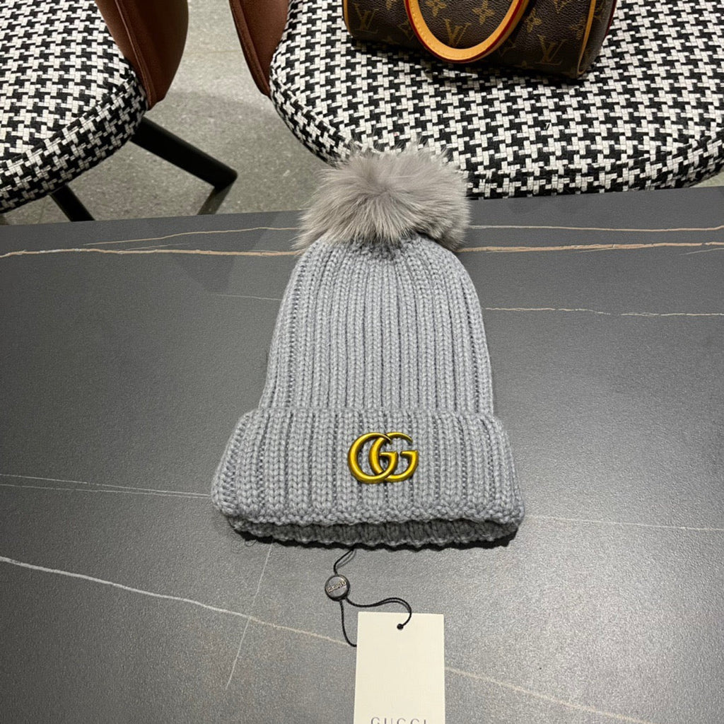 BEANIE HAT IN DOVE GRAY WOOL 403395