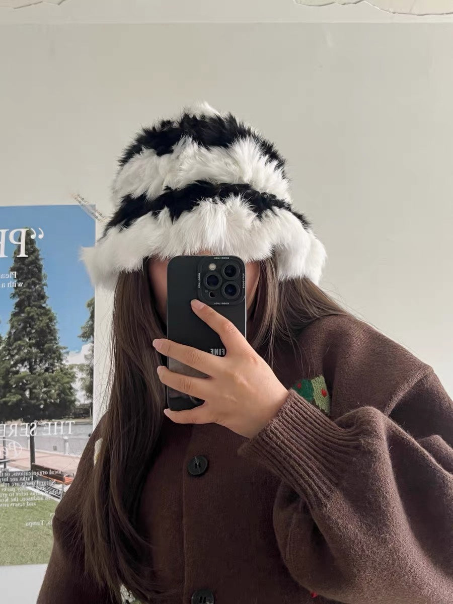 BUCKET HAT IN BLACK MIX WHITE FLEECE 412798