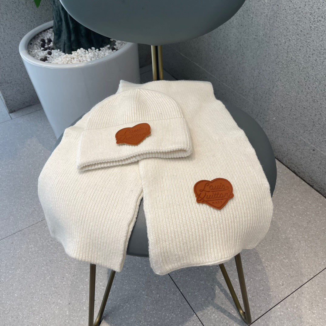 SET SCARF AND HAT IN WHITE WOOL 414795