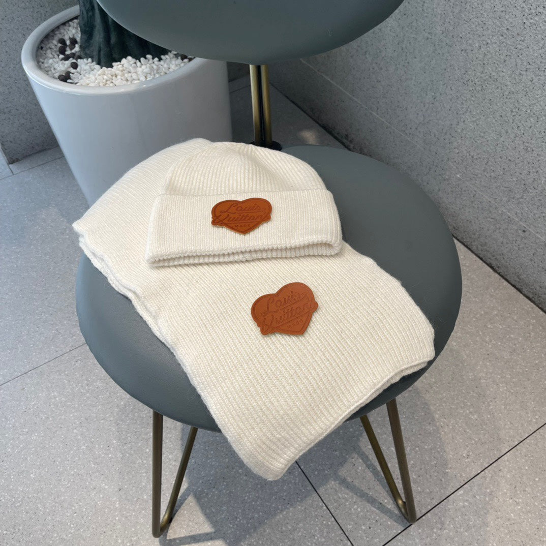 SET SCARF AND HAT IN WHITE WOOL 414795