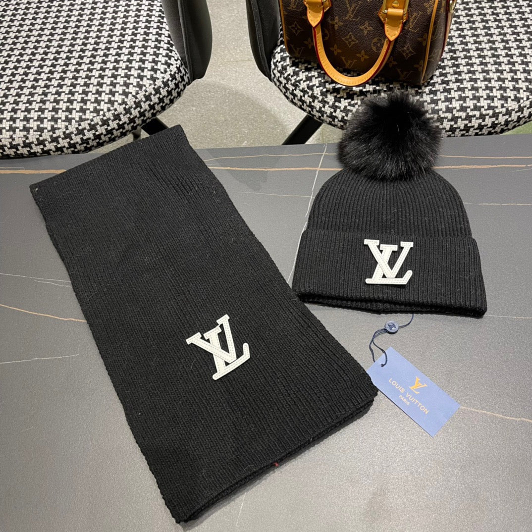 SET SCARF AND HAT IN BLACK WOOL AND FOX FUR 414799