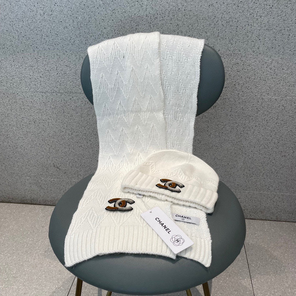 SET HAT AND SCARF IN WHITE WOOL 420824