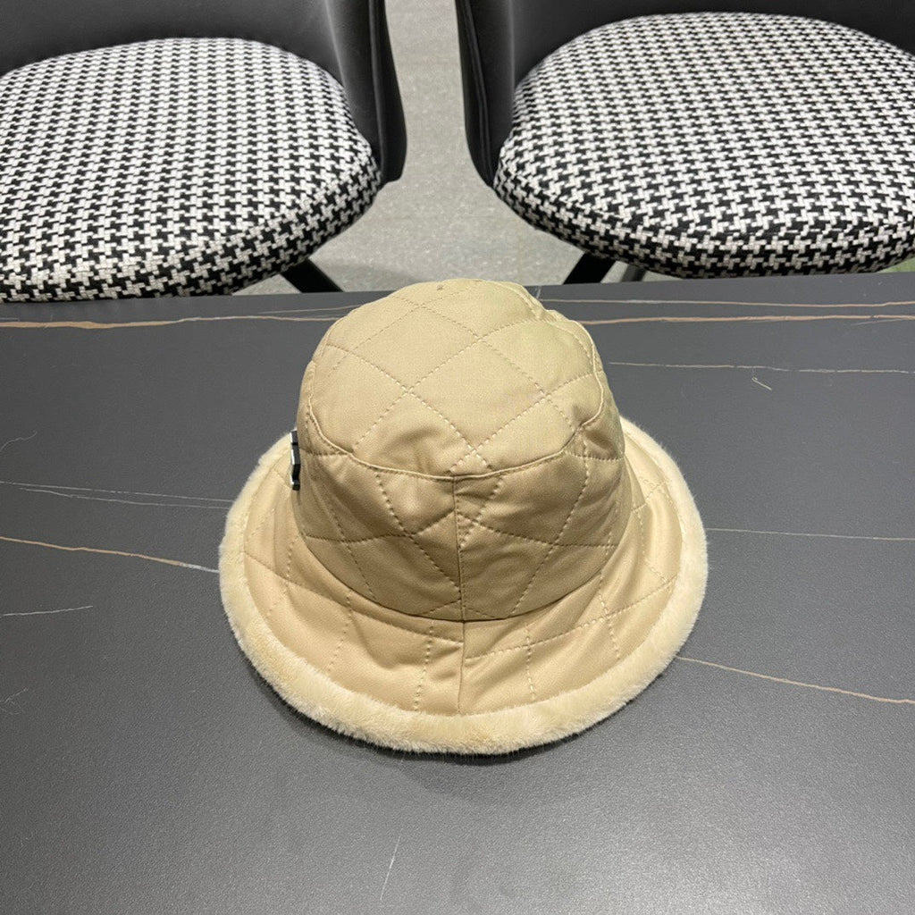 KNITTED BUCKET HAT IN BEIGE COTTON AND LAMB FUR 420922