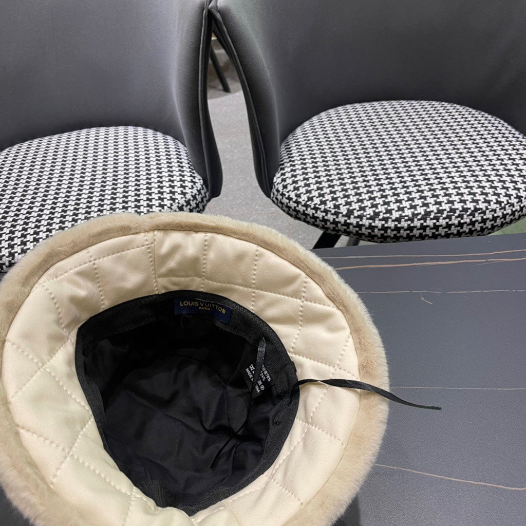 KNITTED BUCKET HAT IN CREAM BEIGE COTTON AND LAMB FUR 420924