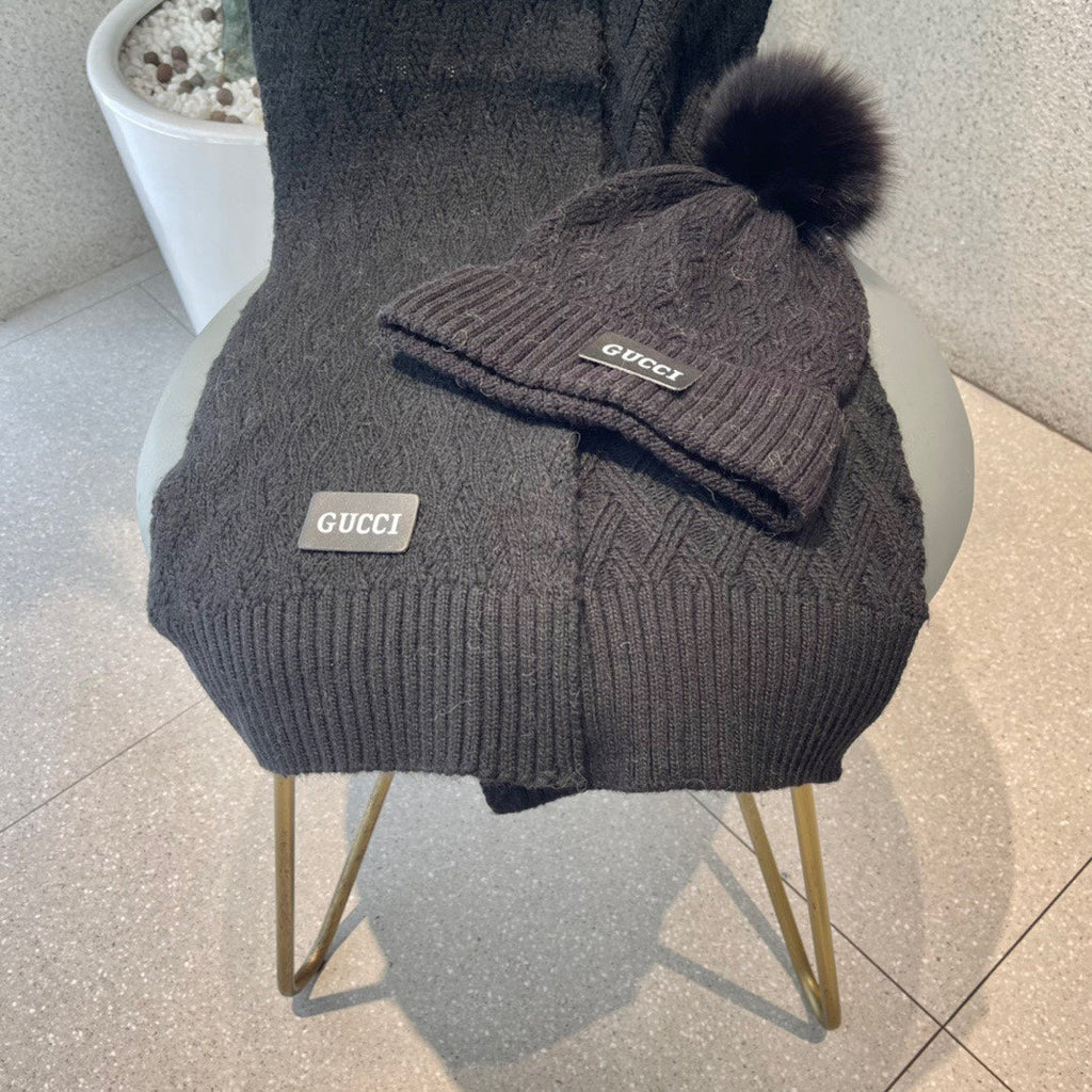 SET SCARF AND HAT IN BLACK WOOL AND FOX FUR 420833