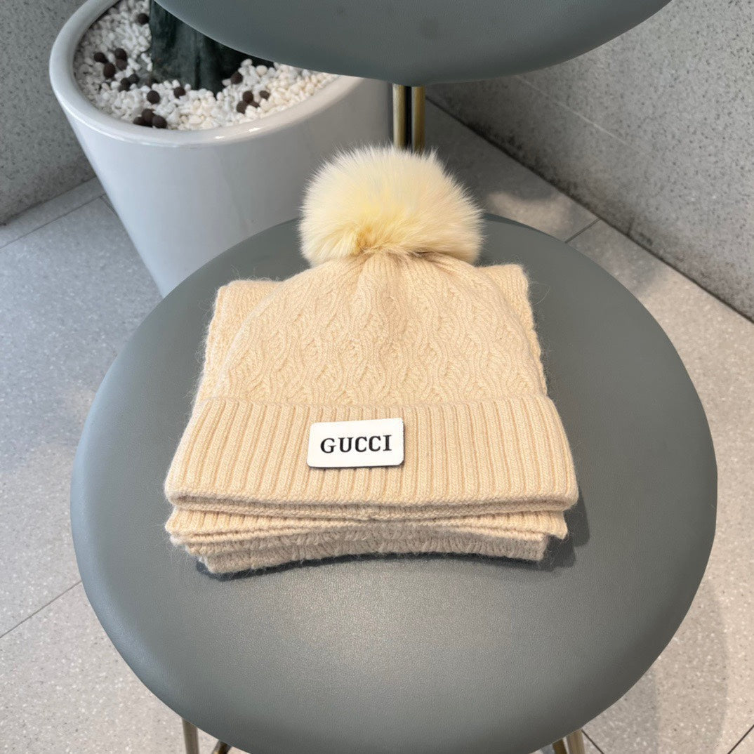 SET SCARF AND HAT IN TUSCAN BEIGE WOOL AND FOX FUR 420834