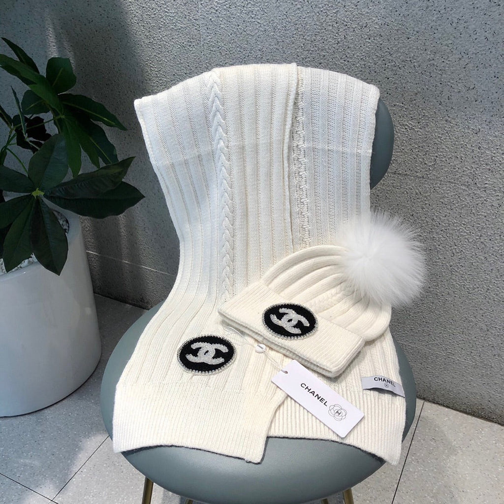 SET BEANIE HAT AND SCARF IN WHITE WOOL 424023