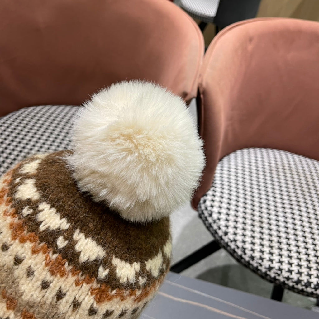 PLUSH WINTER HAT COLORFUL 431204