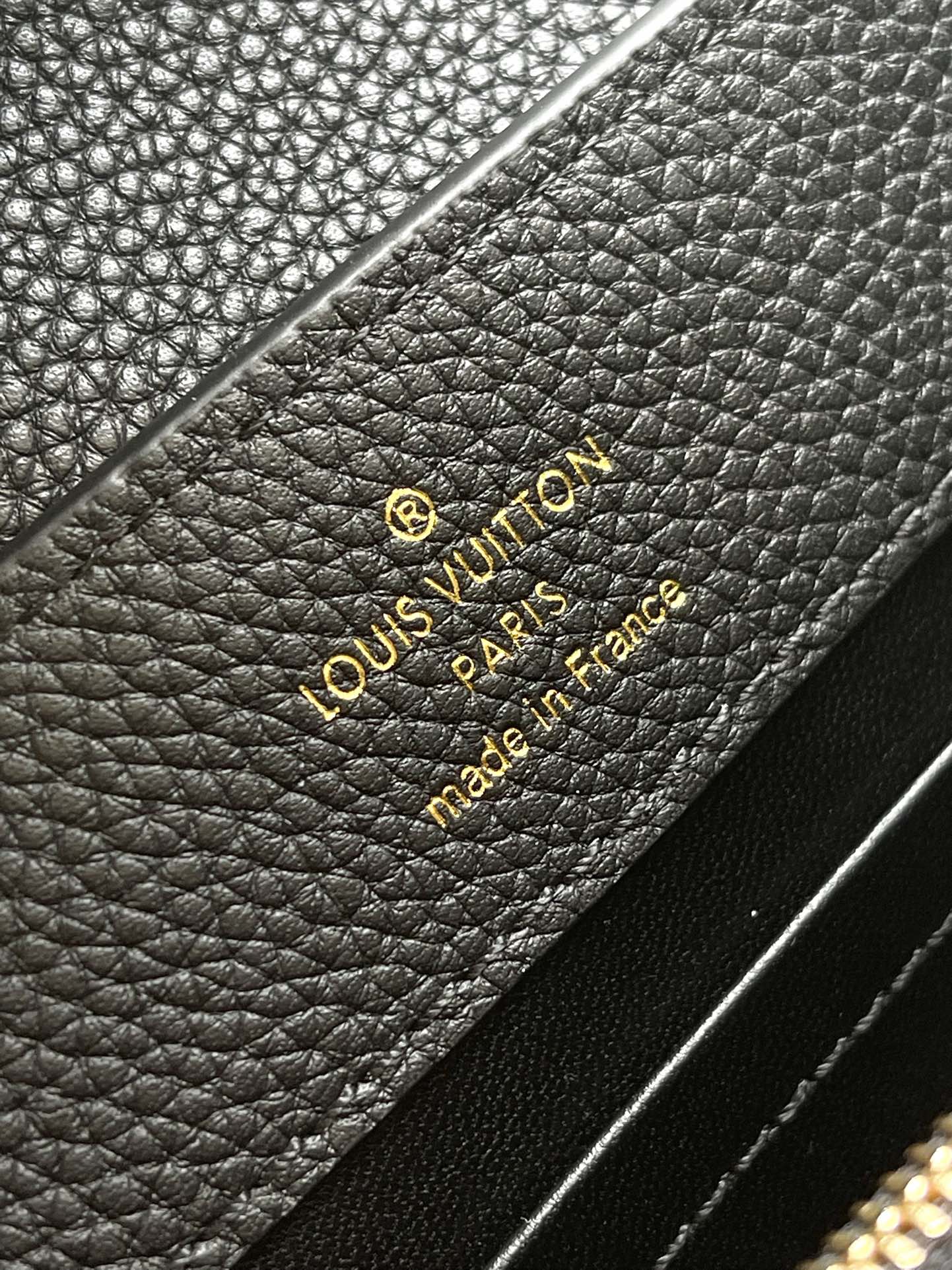 CAPUCINES EAST-WEST MINI 22 IN BLACK CALFSKIN GOLD HARDWARE