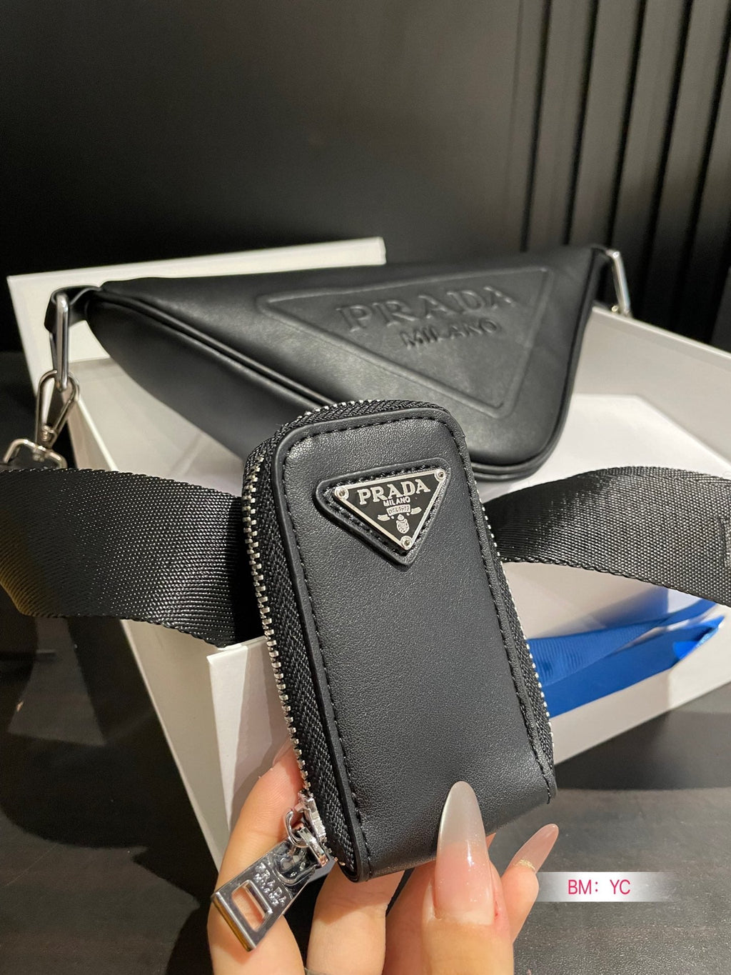 PRA TRIANGLE 26 SHOULDER BAG IN BLACK CALFSKIN