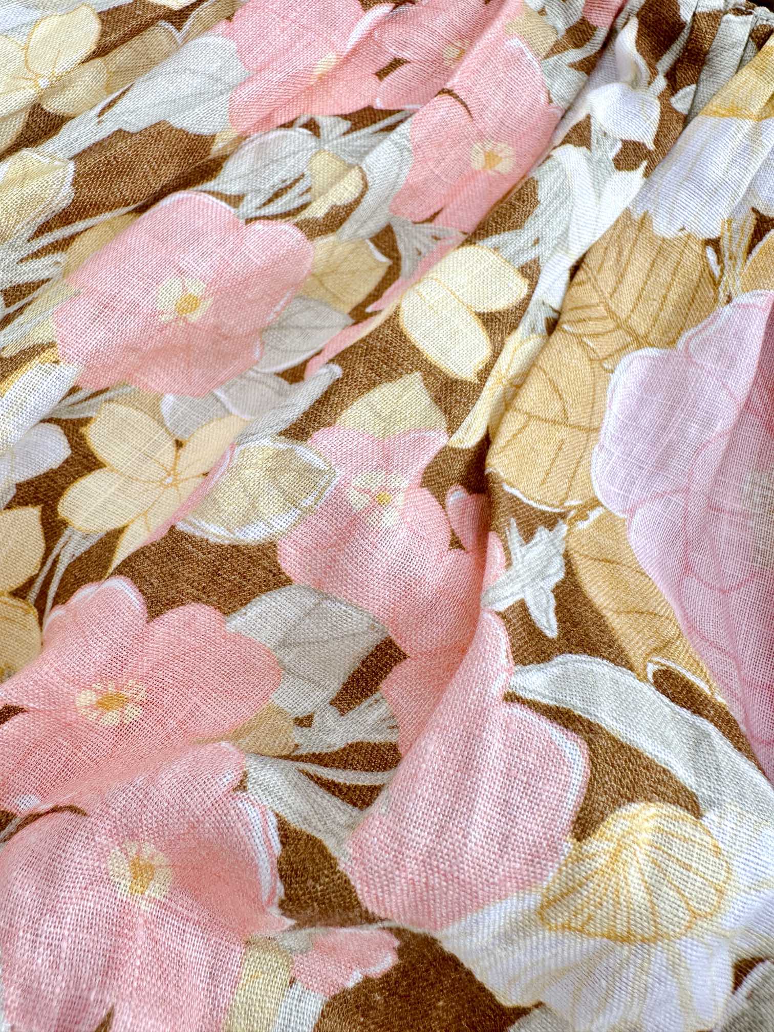 V-NECK FLORAL PRINT DRESS WITH LACE DETAIL