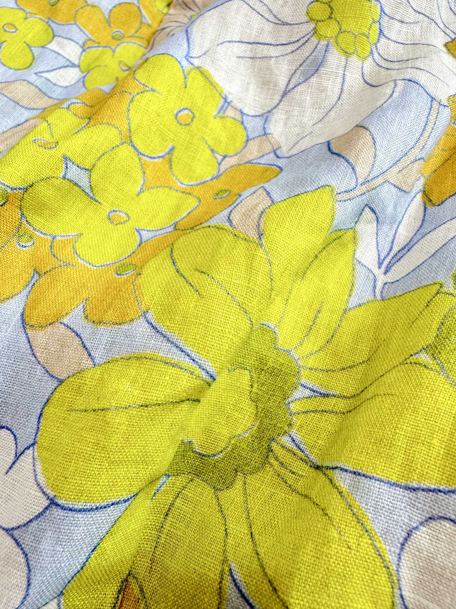 V-NECK FLORAL PRINT DRESS WITH LACE DETAIL