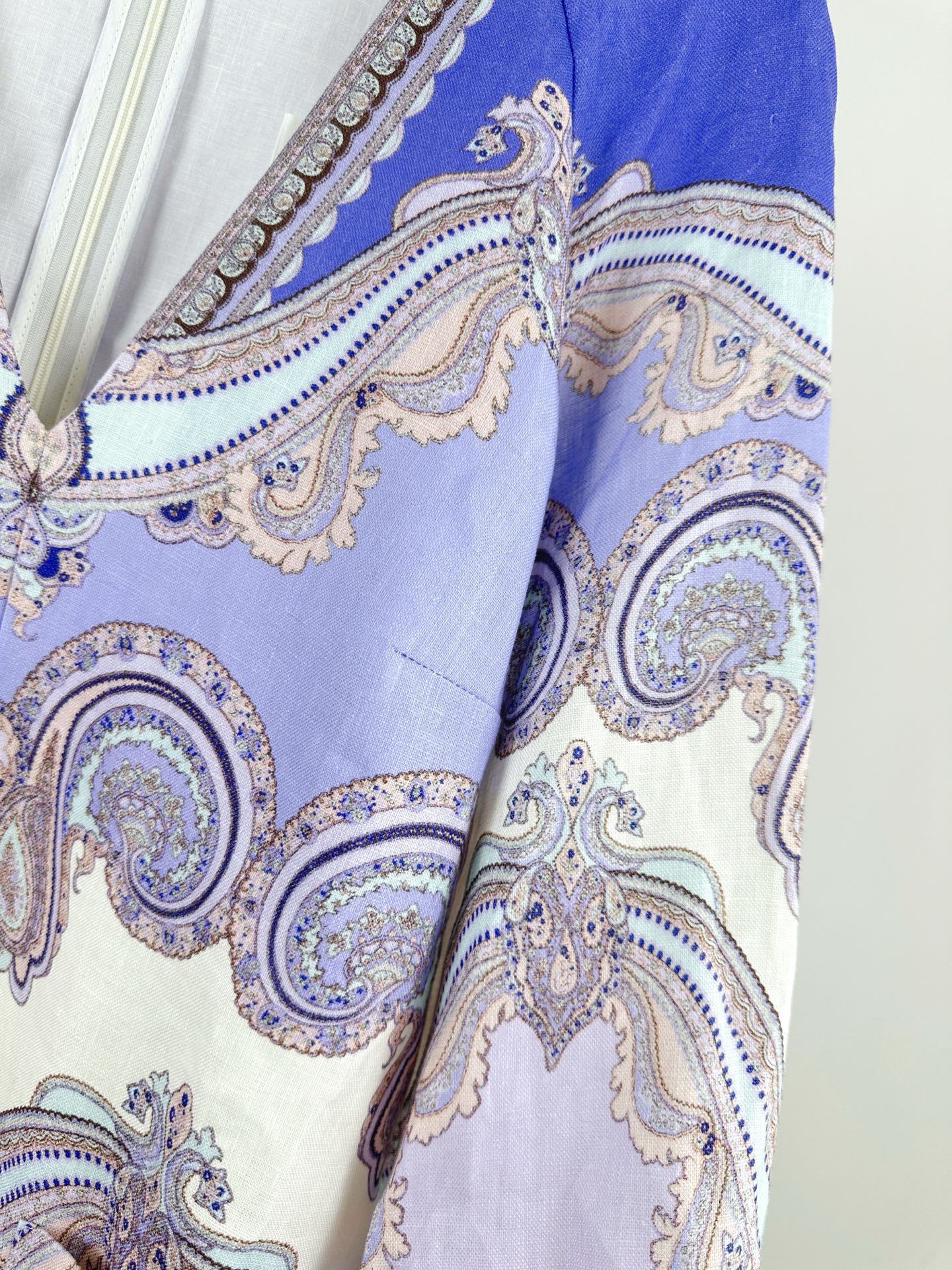 V-NECK PRINTED DRESS BACK ZIPPER