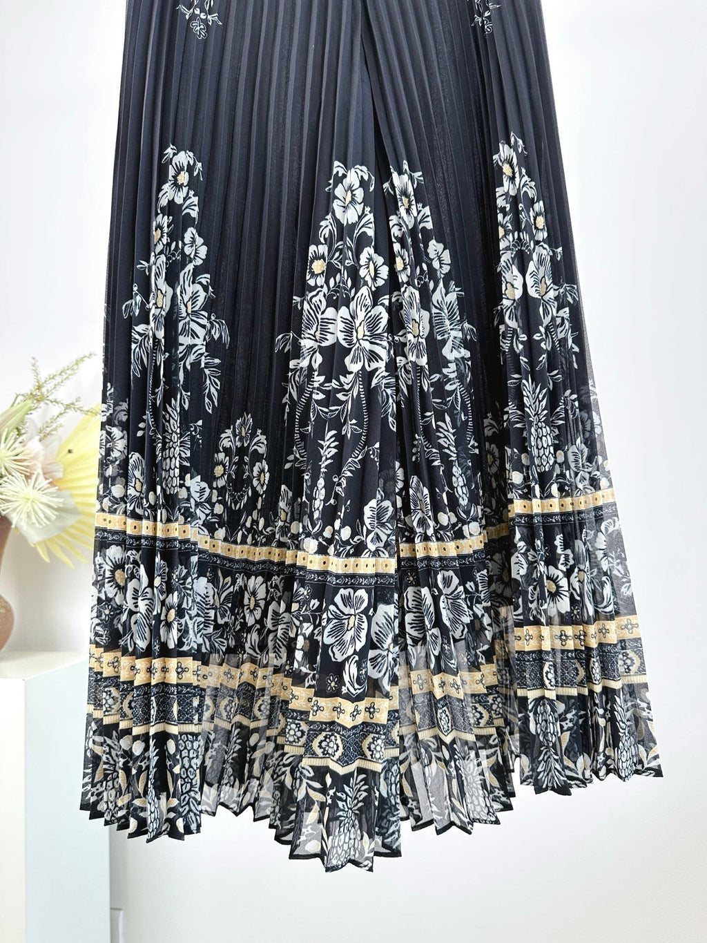 ZIMMERMANN PLEATED FLARED PANTS 270194