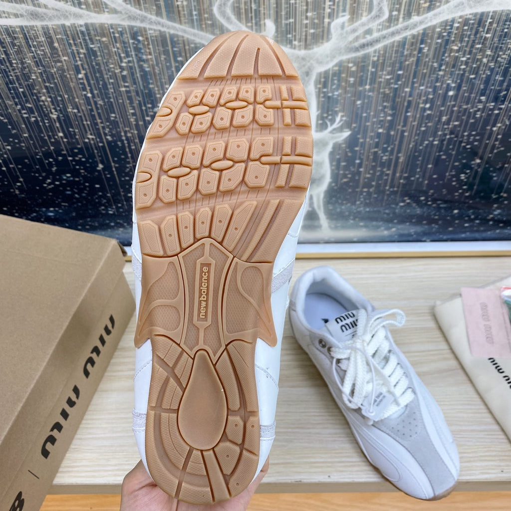 NB White and Gray Sneakers Cowhide