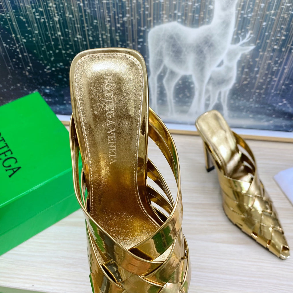 ALFIE LEATHER HIGH MULES IN GOLD PATENT CALFSKIN WITH WOVEN DESIGN