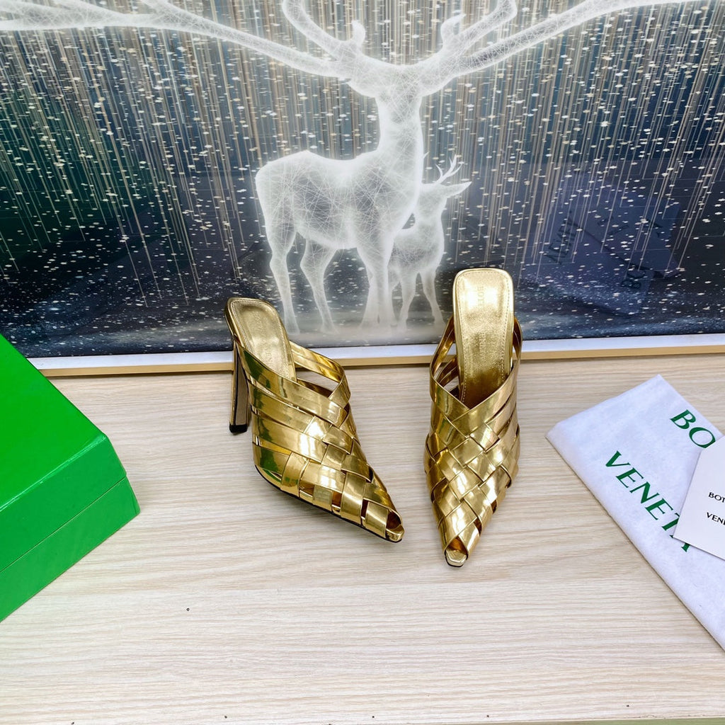 ALFIE LEATHER HIGH MULES IN GOLD PATENT CALFSKIN WITH WOVEN DESIGN