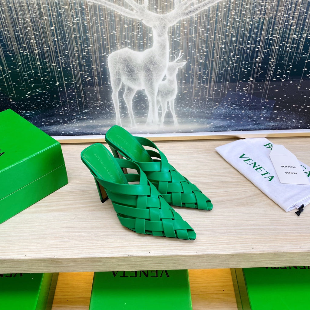 ALFIE LEATHER HIGH MULES IN EMERALD GREEN CALFSKIN WITH WOVEN DESIGN