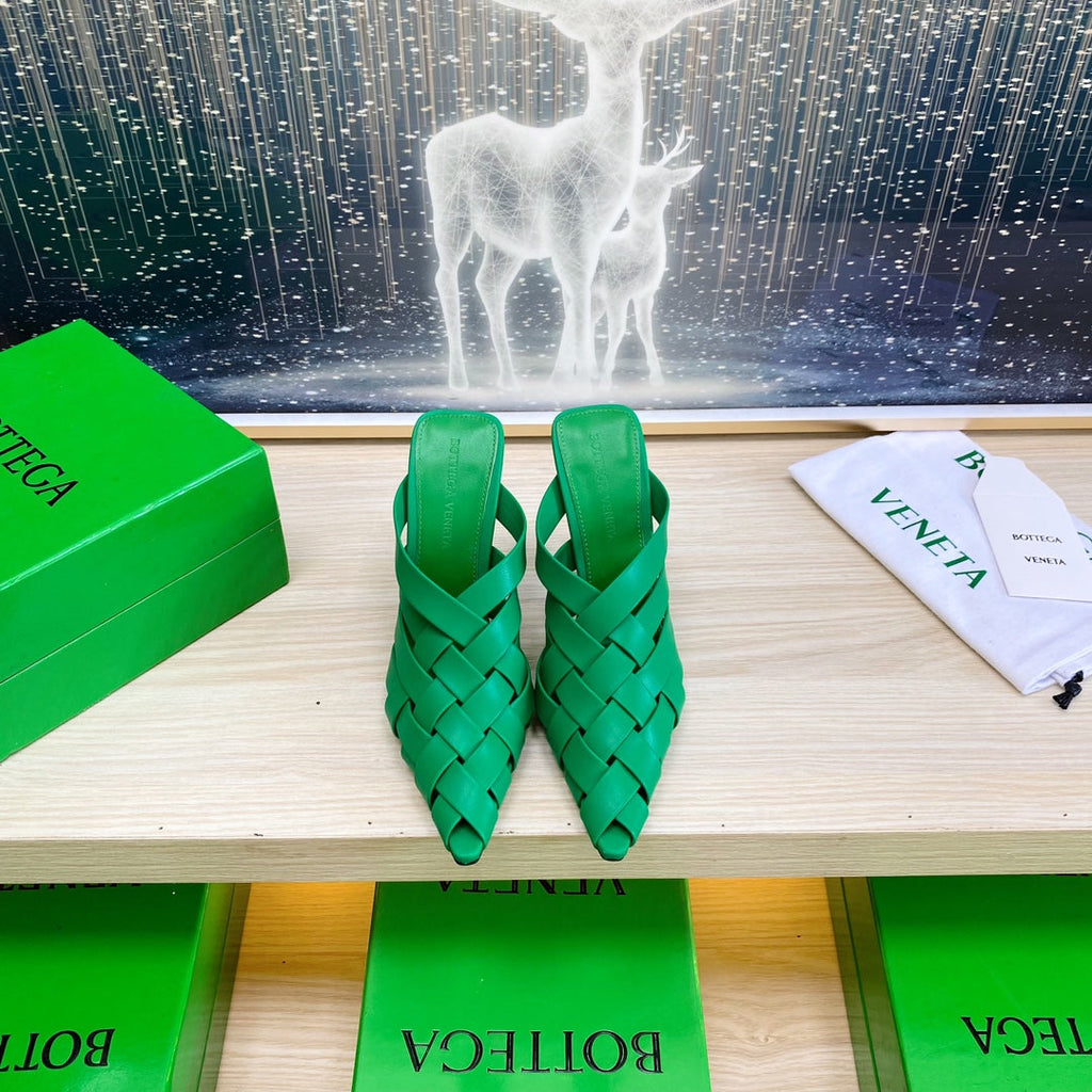 ALFIE LEATHER HIGH MULES IN EMERALD GREEN CALFSKIN WITH WOVEN DESIGN