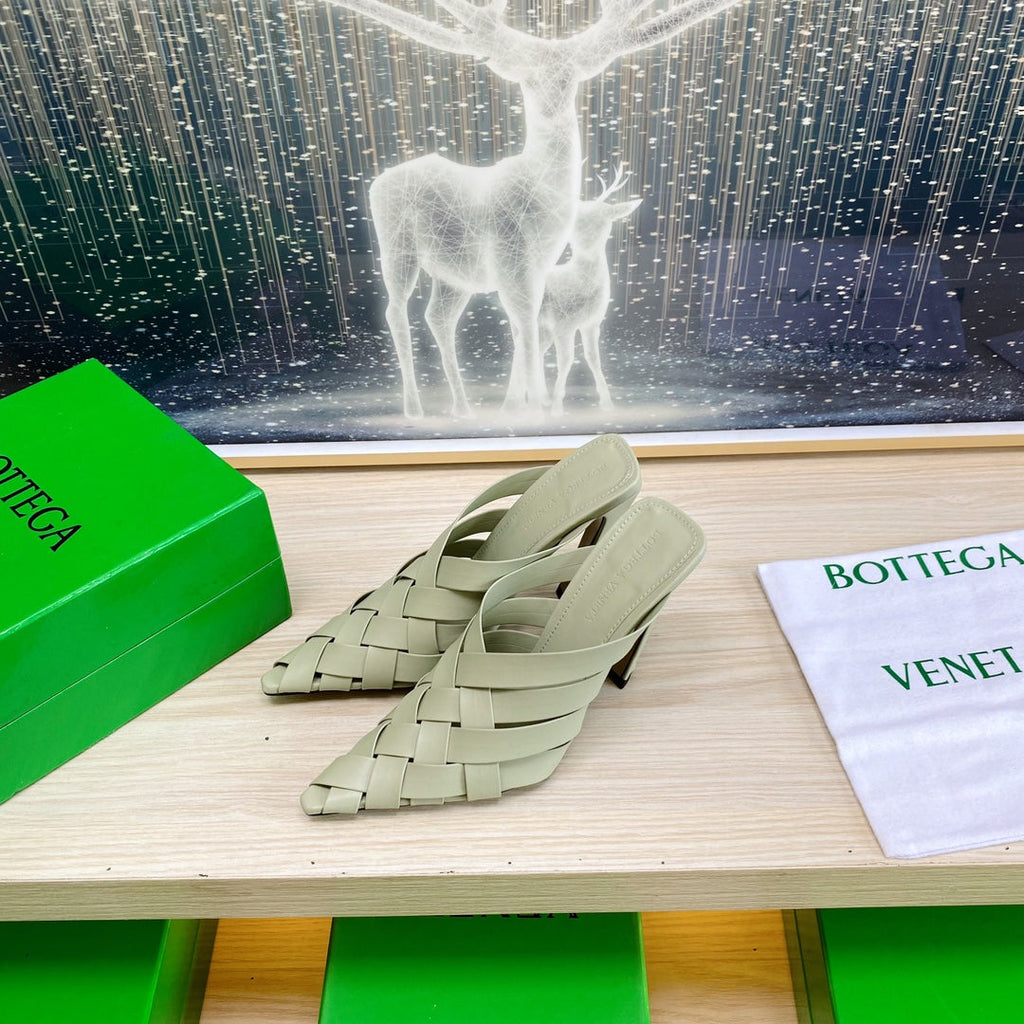 ALFIE LEATHER HIGH MULES IN PEARL GRAY CALFSKIN WITH WOVEN DESIGN