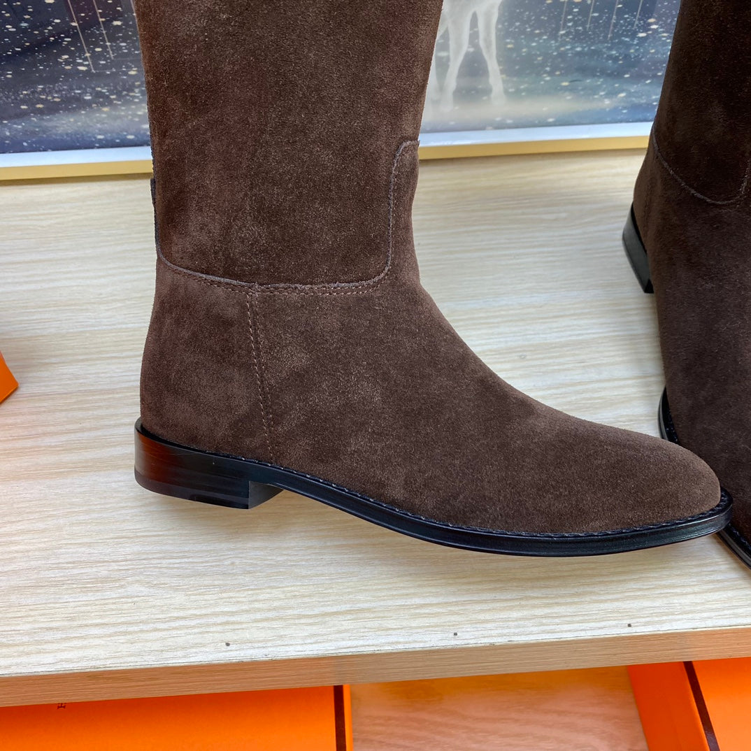 KNEE HIGH BOOTS IN CHOCOLATE BROWN SUEDE