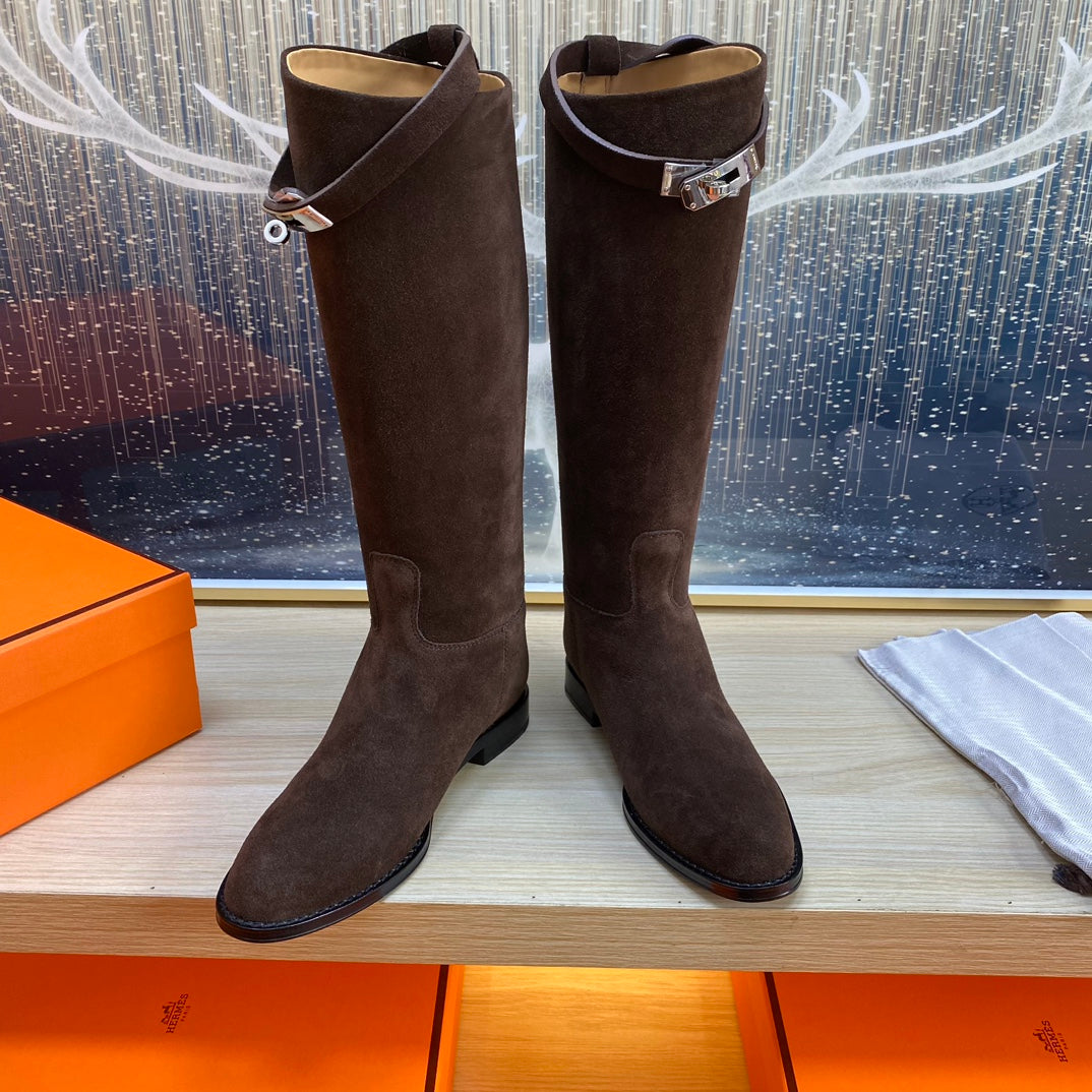 KNEE HIGH BOOTS IN CHOCOLATE BROWN SUEDE
