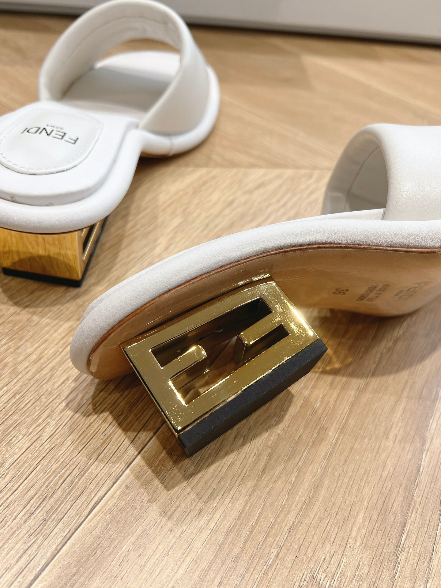 FF Baguette Slides Women 45 Nappa Leather White