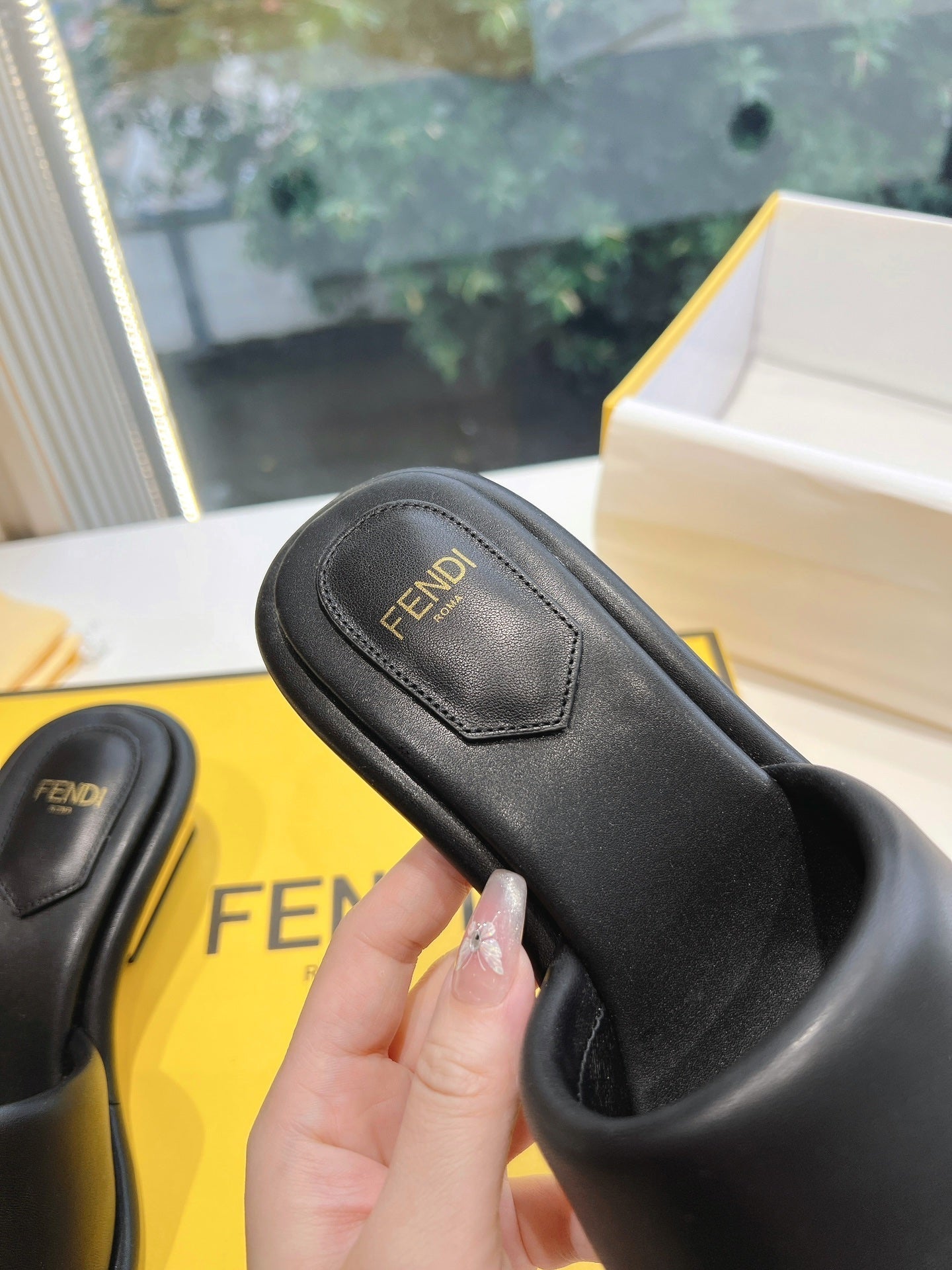 FF Baguette Slides Women 45 Nappa Leather Black