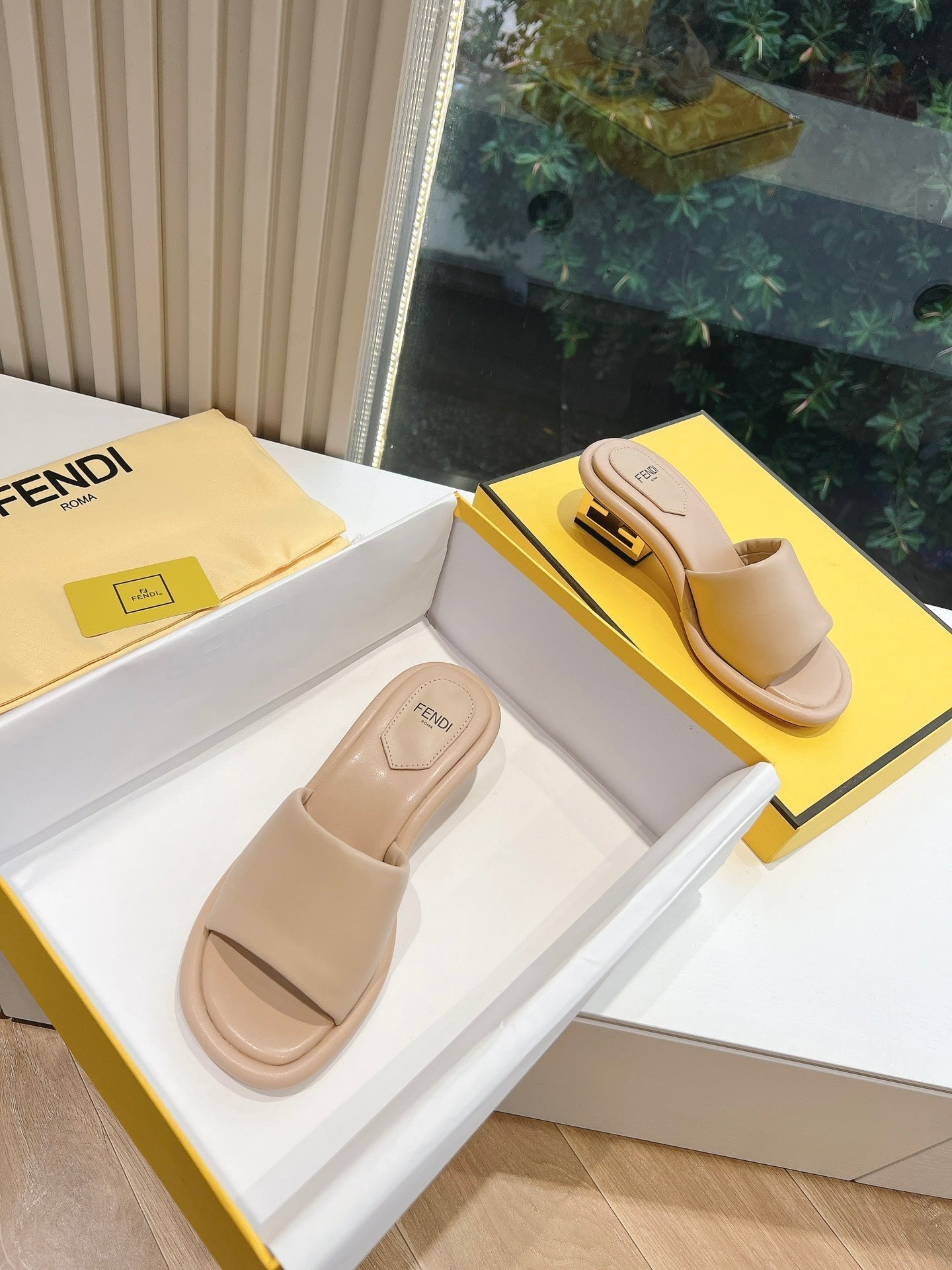 FF Baguette Slides Women 45 Nappa Leather Beige