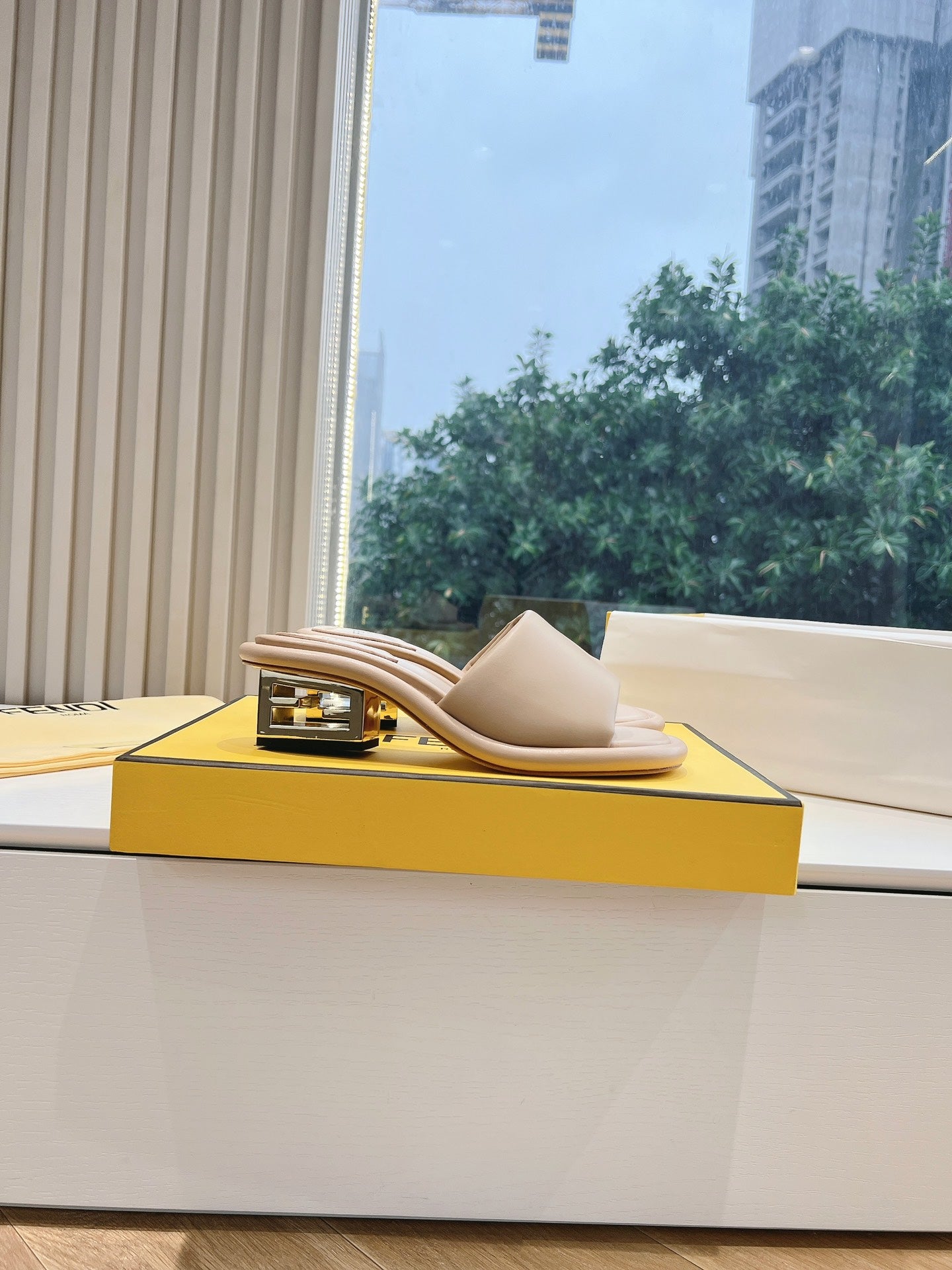 FF Baguette Slides Women 45 Nappa Leather Beige