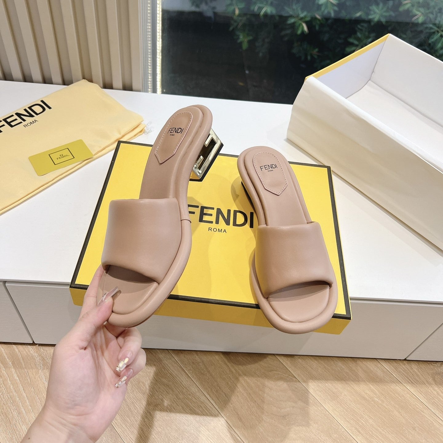 FF Baguette Slides Women 45 Nappa Leather Light Brown