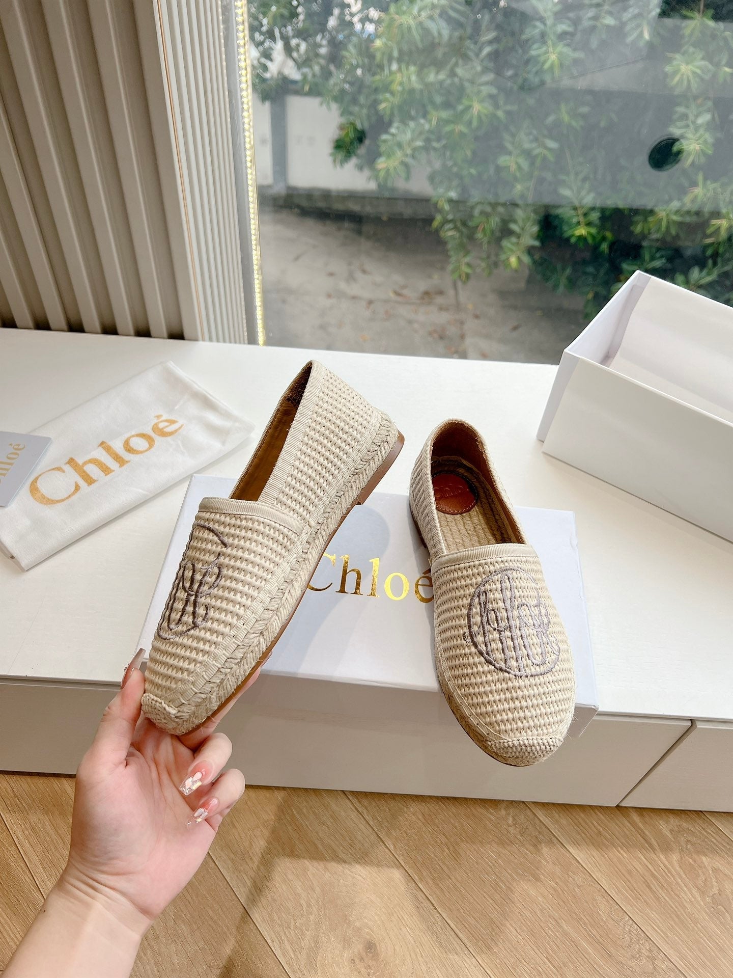 CHLOÉ WOVEN LOAFER IN BEIGE RAFFIA
