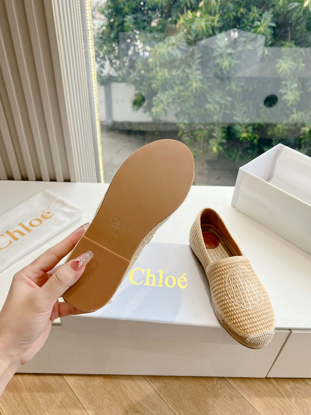 CHLOÉ WOVEN LOAFER IN TAN BEIGE RAFFIA