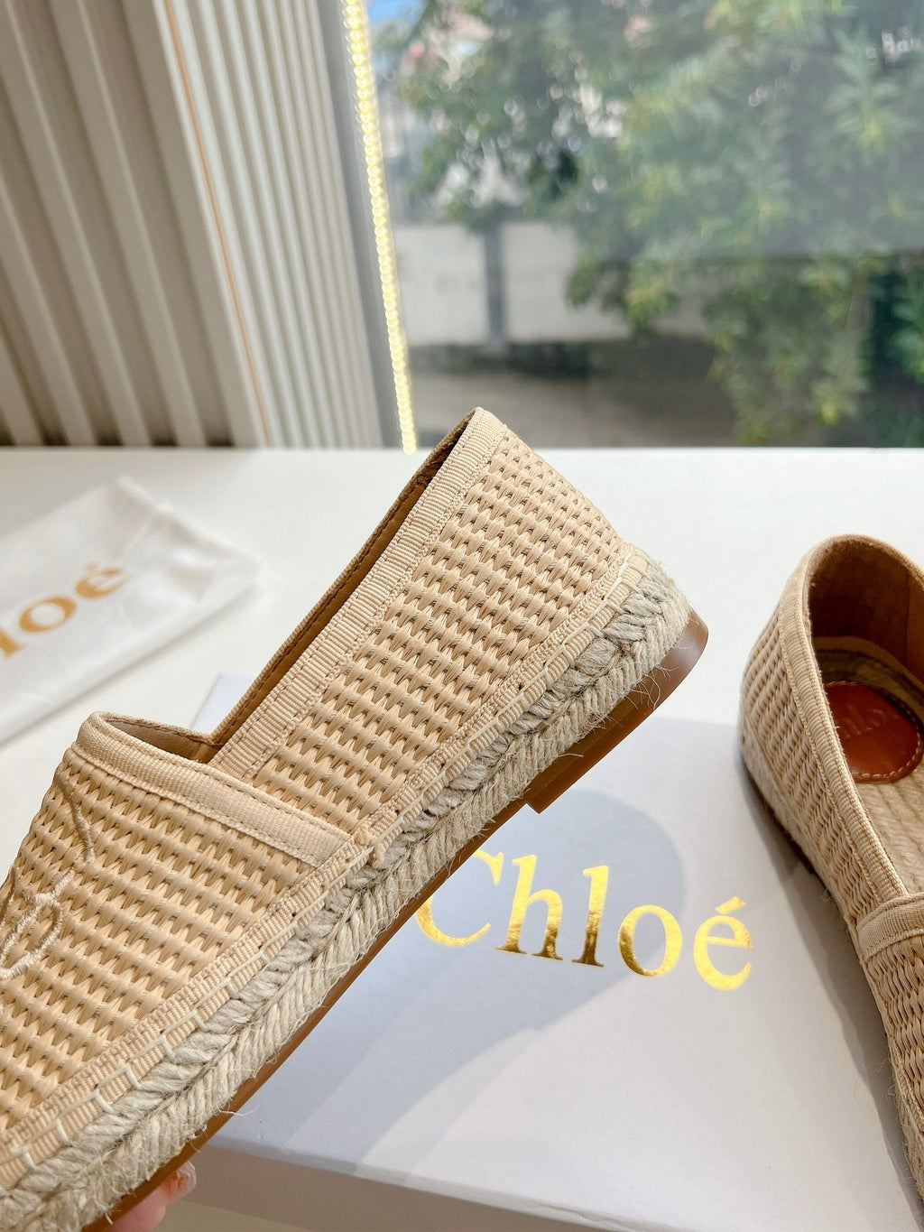 WOVEN LOAFER IN TAN BEIGE RAFFIA