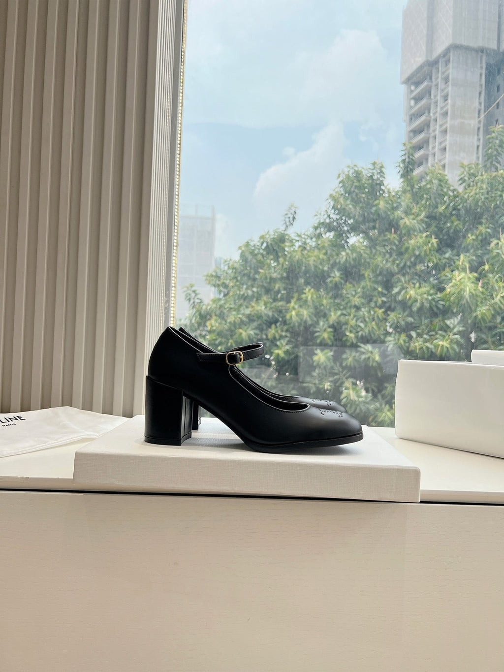 HIGH MARY JANE SHOES IN BLACK CALFSKIN