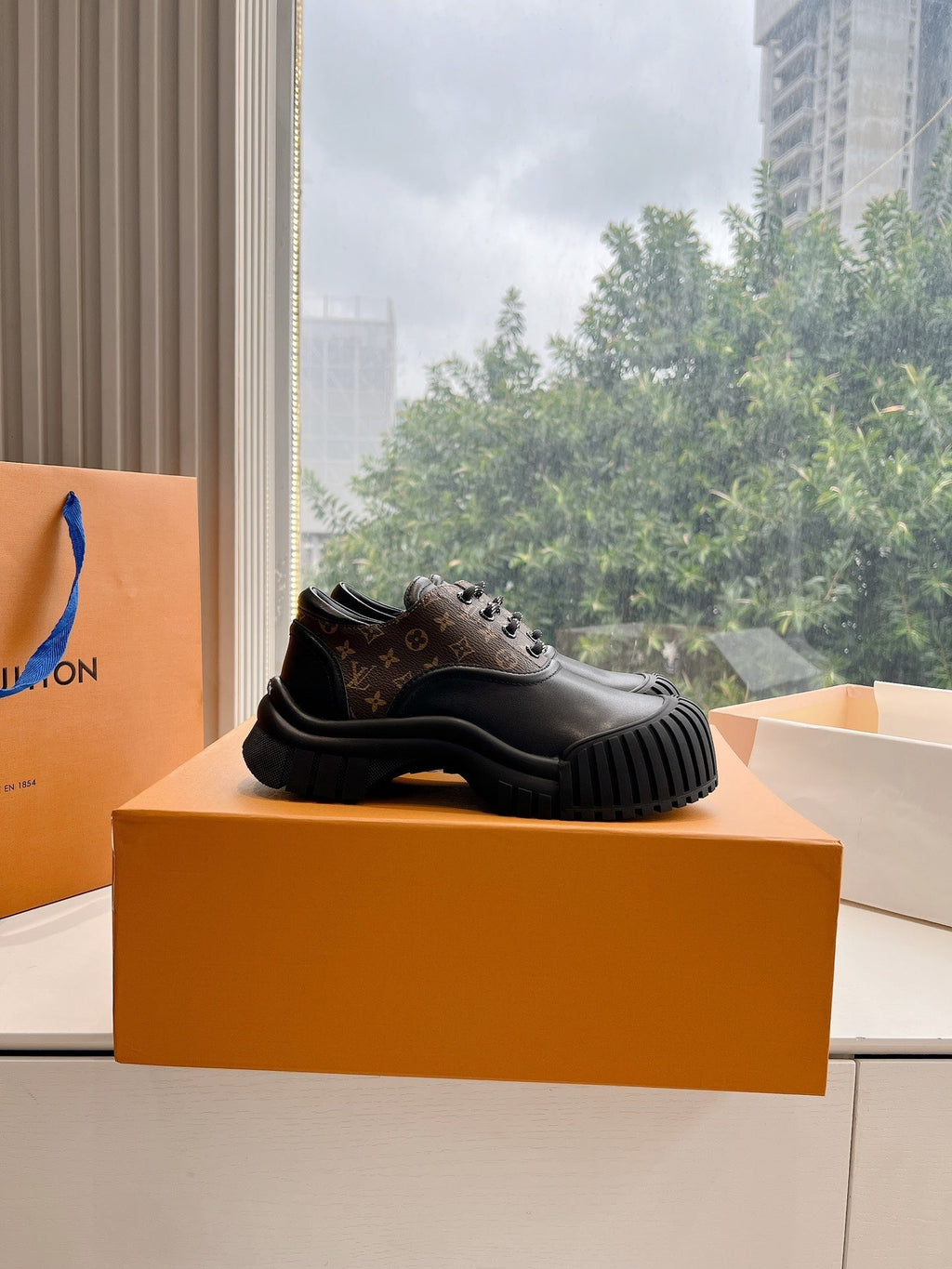 LV ARCHLIGHT SKATE SNEAKER IN BLACK MIX CHOCOLATE BROWN MONOGRAM CALFSKIN