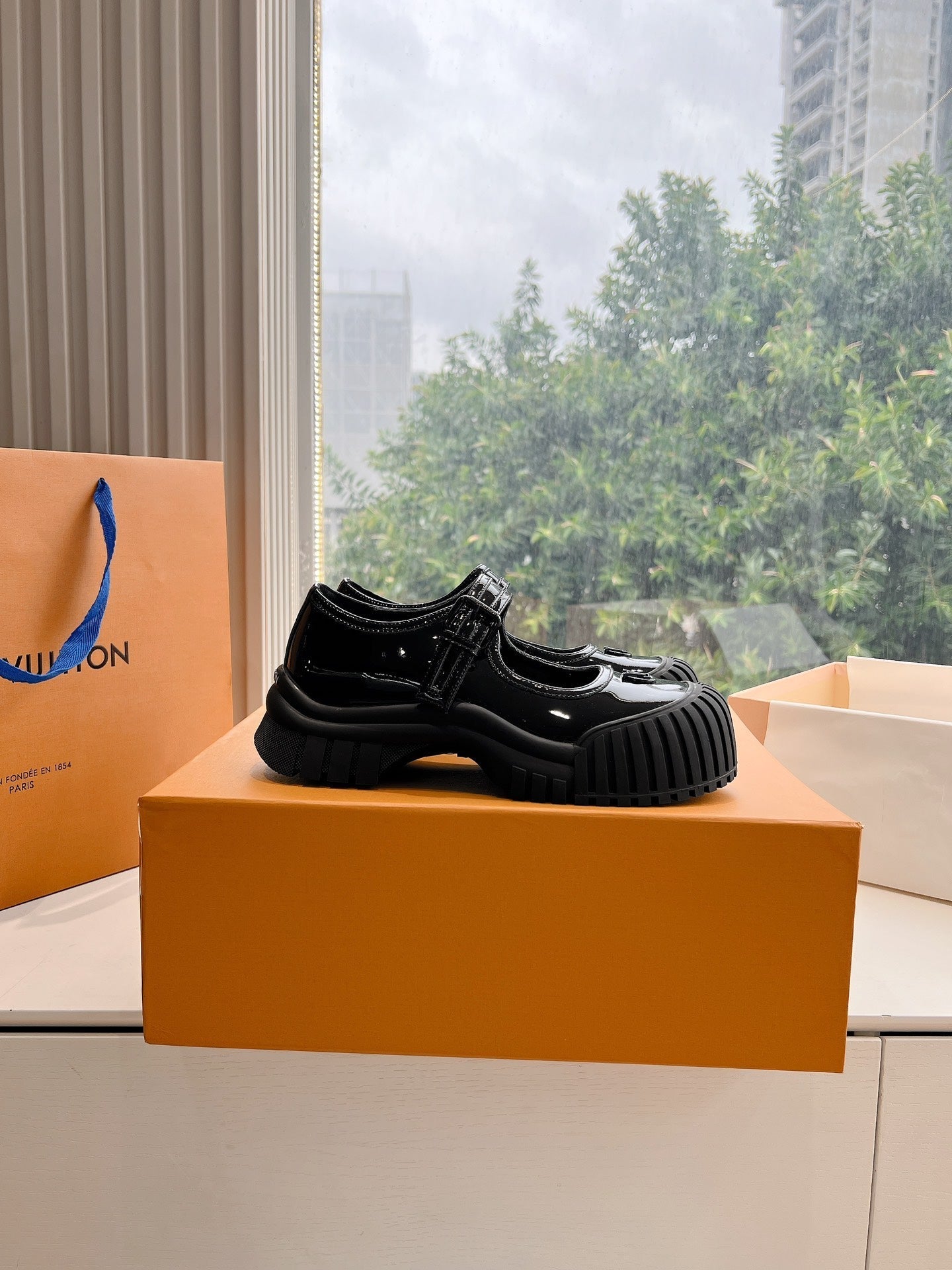 RUBY FLAT MARY JANE IN BLACK PATENT CALFSKIN