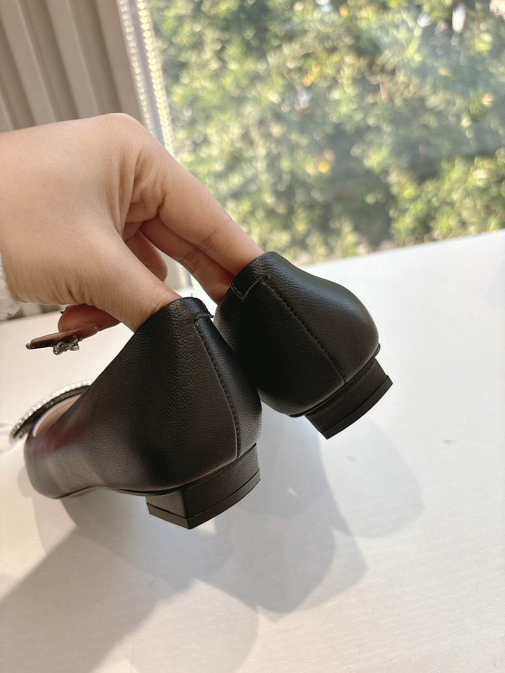 BELLE VIVIER BALLERINAS IN BLACK SMOOTH LAMBSKIN